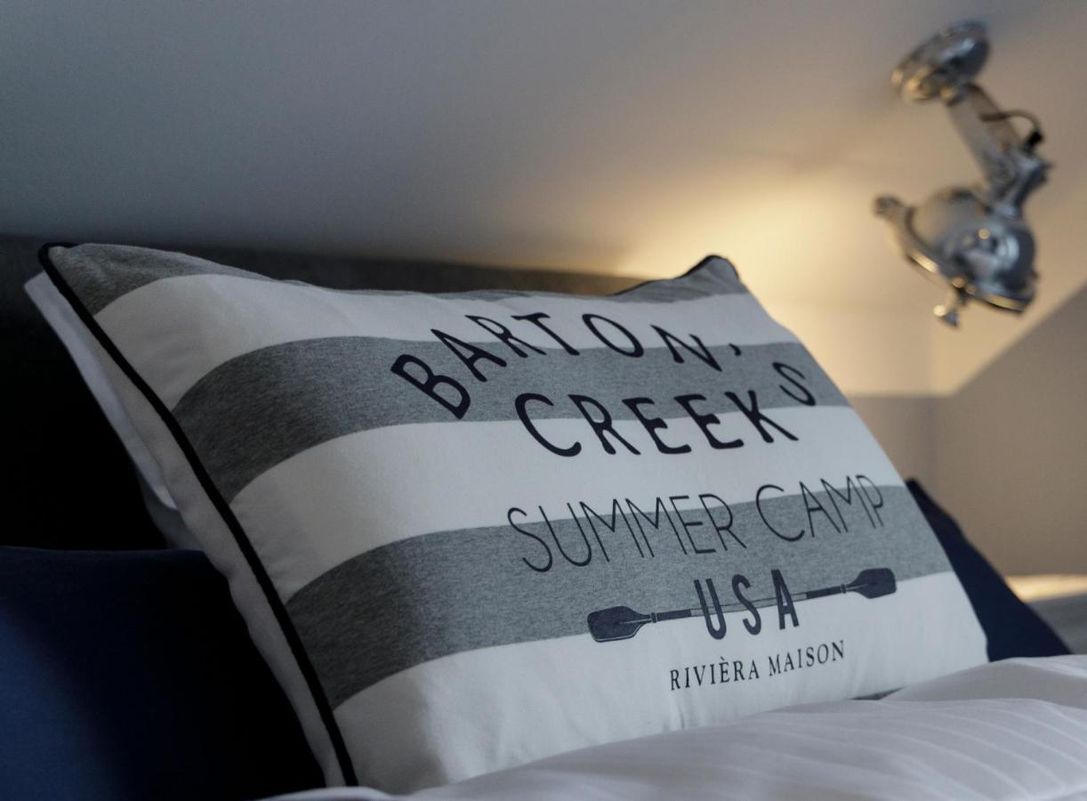 Hotel Seventy Seven *